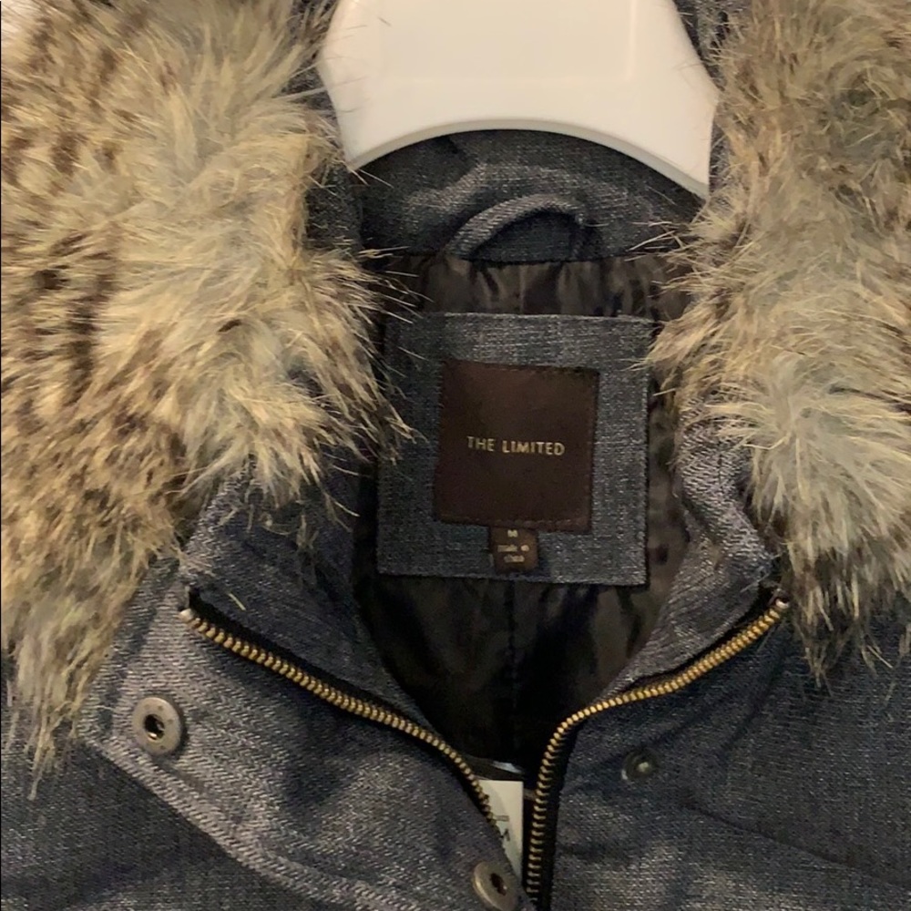 NWT THE LIMITED Faux Fur Down Puffer Vest Jacket - Picture 6 of 9